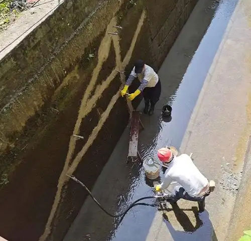 沉湖管委会污水池堵漏