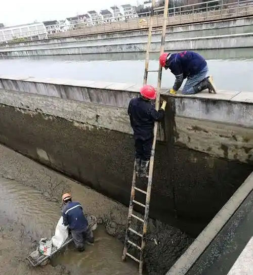 沉湖管委会污水池堵漏